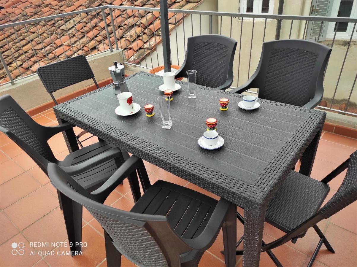 Apartamento Attico Rucellai Con Terrazza Super Vista Florença